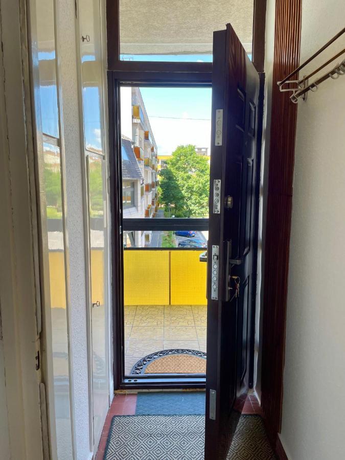 Nosztalgia Apartman Appartement Veszprém Buitenkant foto