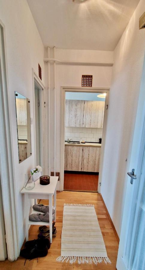 Nosztalgia Apartman Appartement Veszprém Buitenkant foto