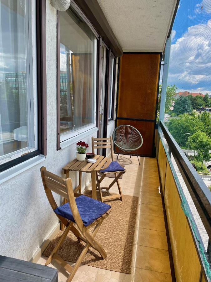 Nosztalgia Apartman Appartement Veszprém Buitenkant foto